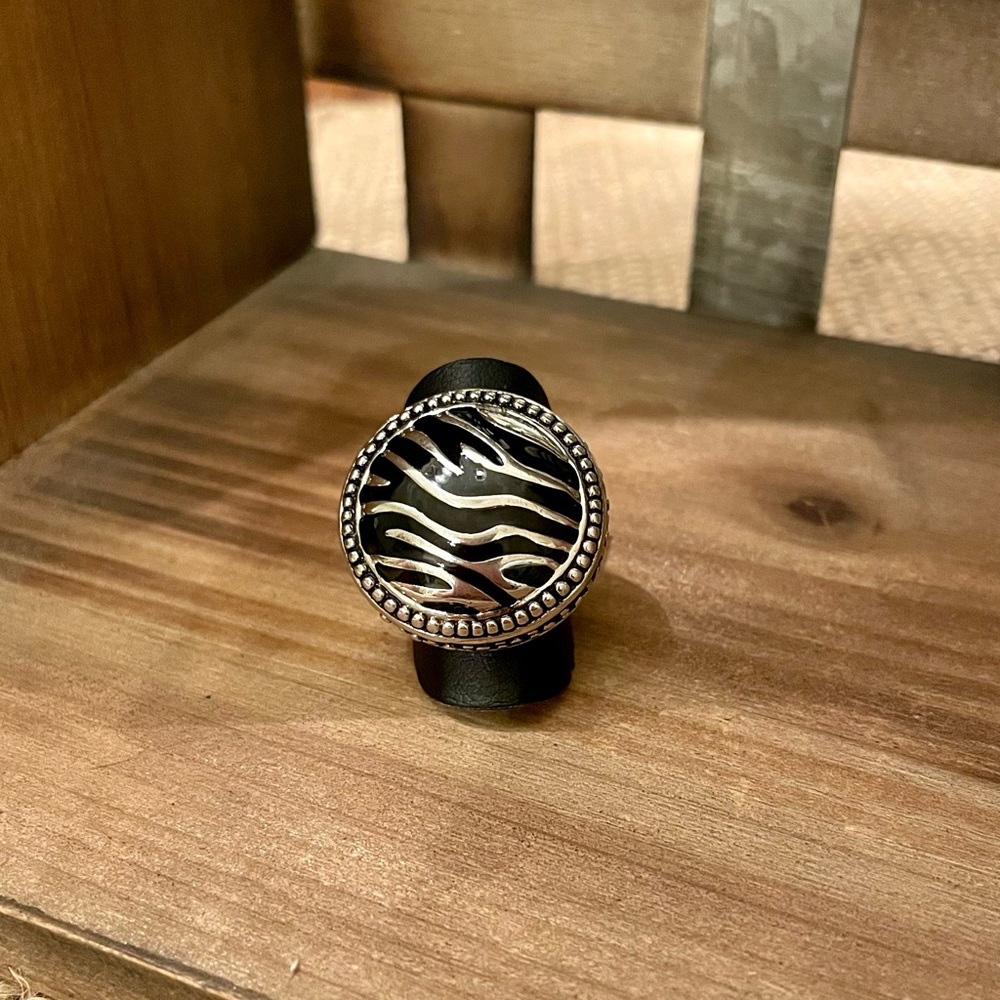 Premier Designs Safari Ring size 7 new without tags